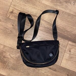 Lululemon All Night Festival Bag micro 2L